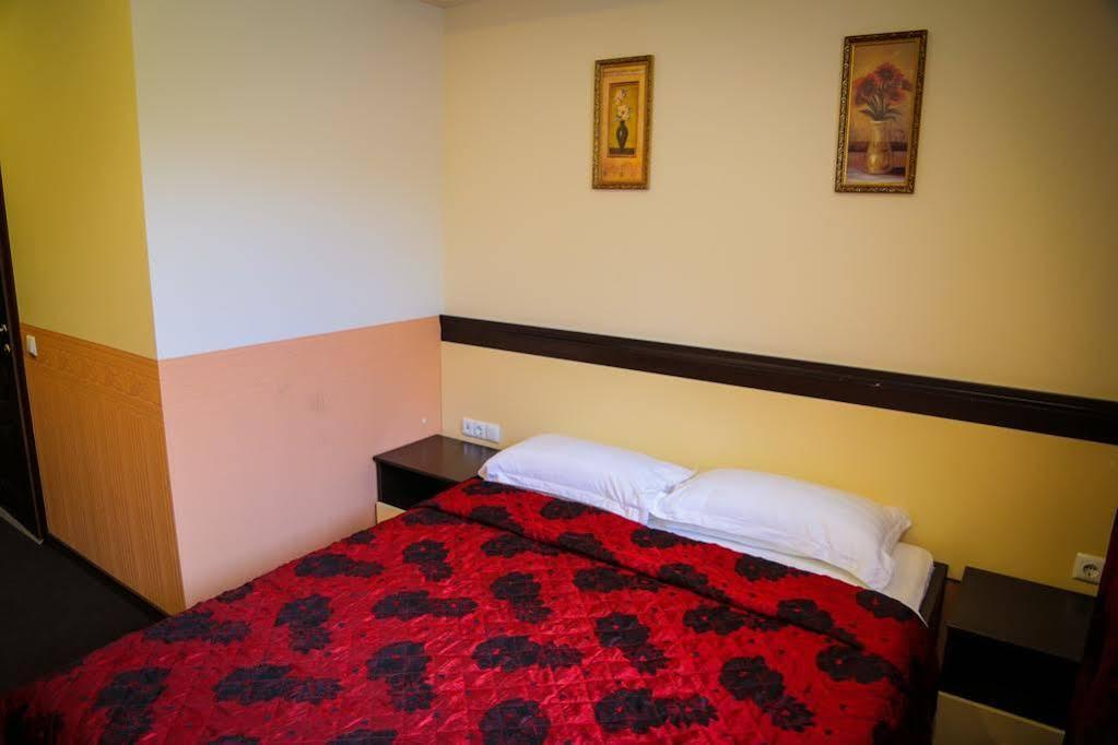Mildom Express Hotel Almati Kültér fotó