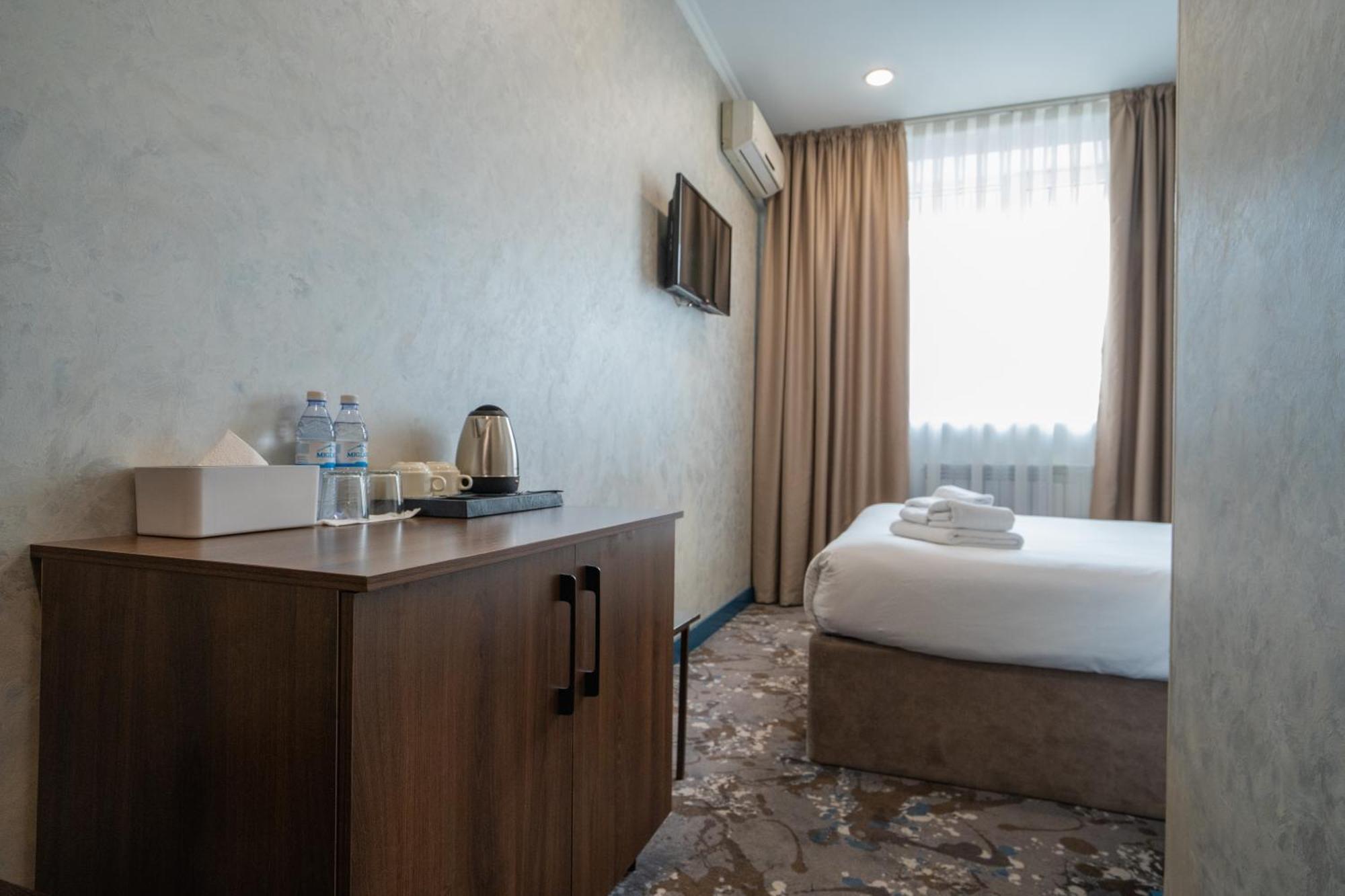 Mildom Express Hotel Almati Kültér fotó